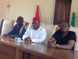 Delta PDP Chairman, Peter Nwaoboshi (Centre), State PDP Publicity Secretary, Deinghen Macaulay (left) & Special Assistant to Information Commissioner,  Pius Mordi (right) during the press briefing @ the State PDP Secretariat in Asaba.