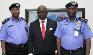 AIG ZONE 5 VISIT:  Governor Emmanuel Uduaghan of Delta State (middle) the AIG Zone 5, Mr. Musa Daura (right) and the Commissioner of Police, Delta State,  Akali Usman (left) when the AIG visited the governor in Government House, Asaba, Monday. 
