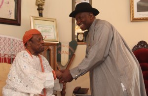 The Asaba of Asaba, HRM, Obi Prif. Chike Edozien  (left) welcoming President Goodluck Jonathan (right) when the when the President visited the Asagba as part of his consultation visit to meet with the Arewa Consultative Forum in Asaba. Photo: Henry Unini 