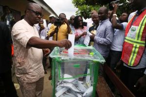 GUBER GENERAL ELECTION:Governor Emmanuel Uduaghan of Delta State casting his vote in his home town, Abigborode in Warri North LGA of Delta State 